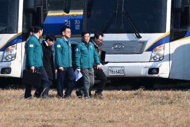 2分钟推测韩国空难原因及过程 起落架故障致悲剧