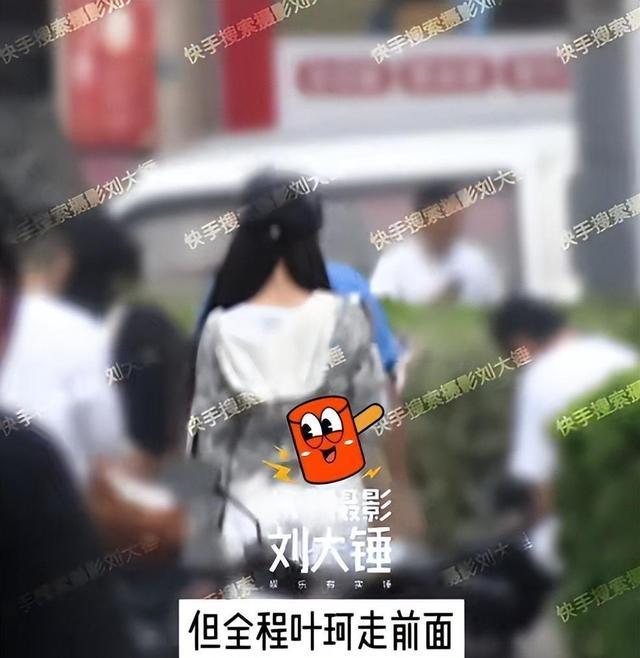 曝黄晓明带叶珂做产检，黄晓明蹲在门口等候 反击负面传闻