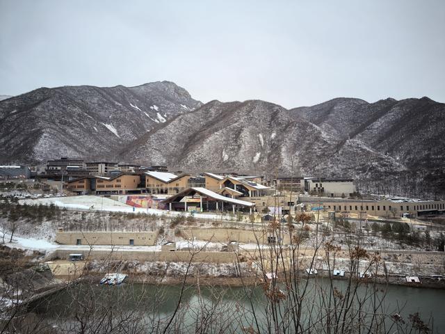 北京初雪 高海拔山区迎来薄雪